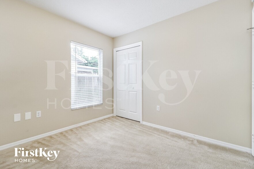 Building Photo - 28635 Fairweather Dr