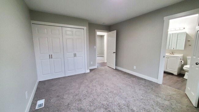 Building Photo - $1850 - 3BR/1BA Recently Updated House in ...