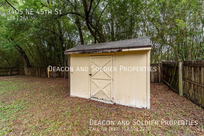 Building Photo - 3405 NE 45th St