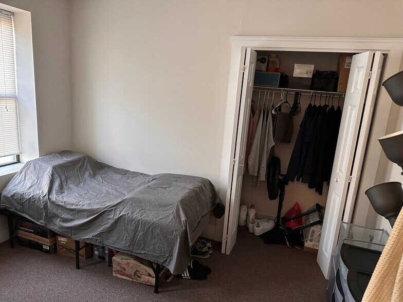 Building Photo - 845 Beacon St