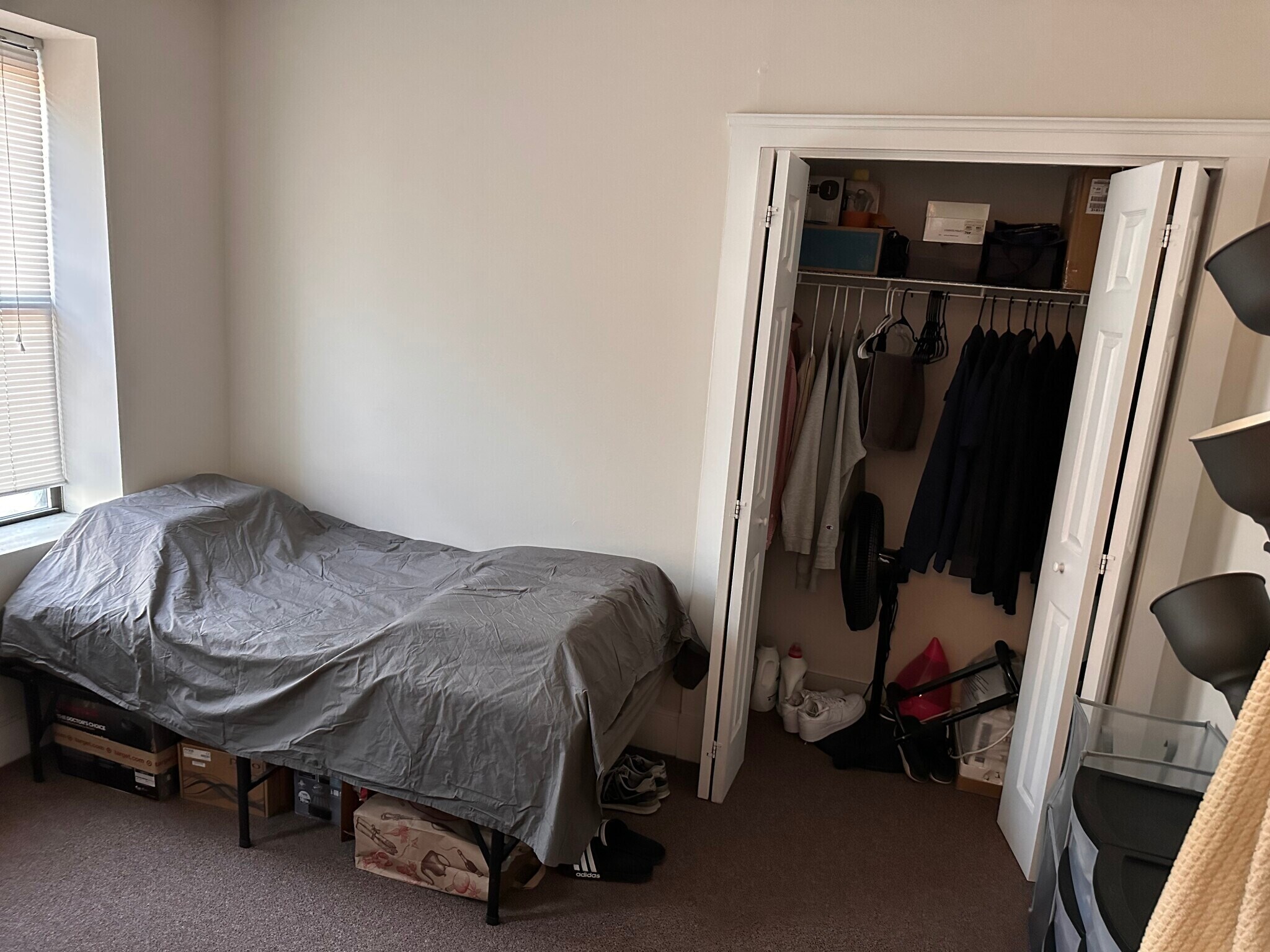 Building Photo - 845 Beacon St