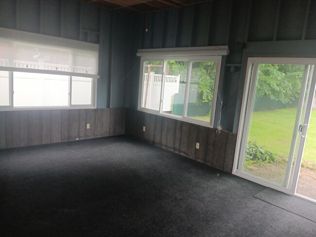 Building Photo - 315 Jennings St