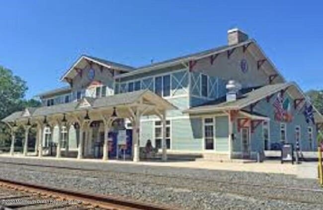 Building Photo - 105 Mt Ln