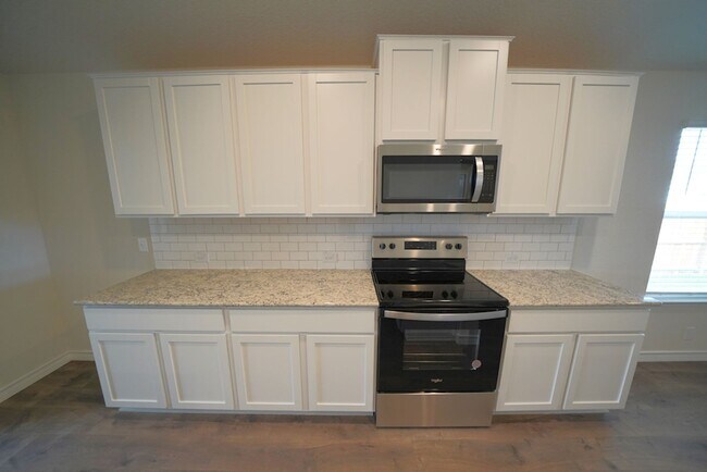 Building Photo - Newly Built Home in Red River Ranch Neighborhood of Cibolo, TX Realtor Commission: $500