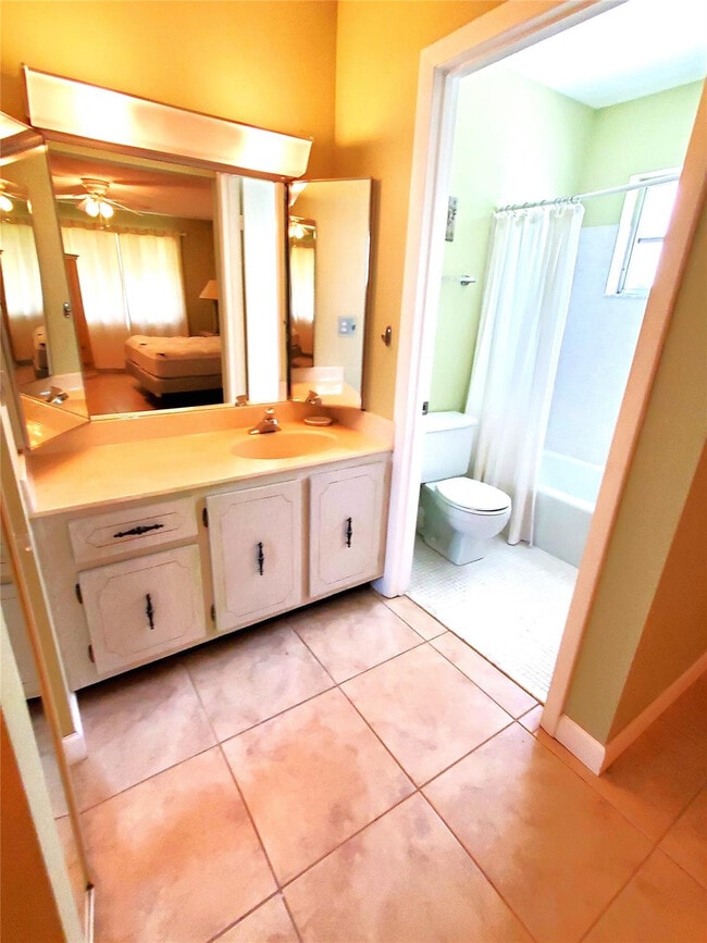 Building Photo - 1152 Circle Dr