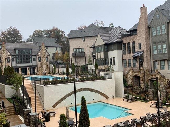 Building Photo - 6735 Encore Blvd