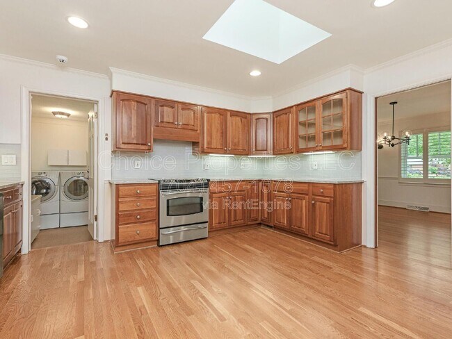 Building Photo - 421 Blairmore Dr