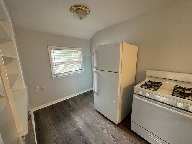 Building Photo - 625 S Barnes St