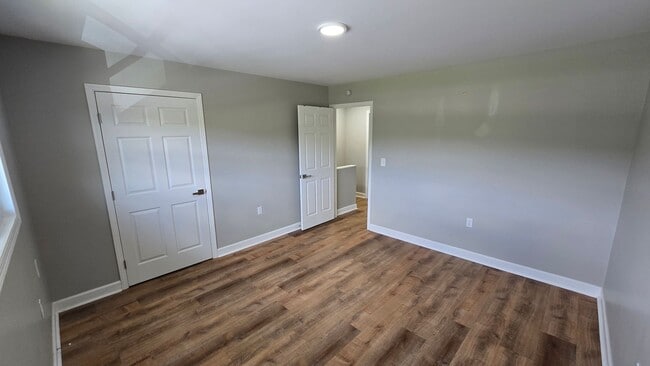 Building Photo - Two bedroom/1.5 bath Townhouse  Kingsport, TN