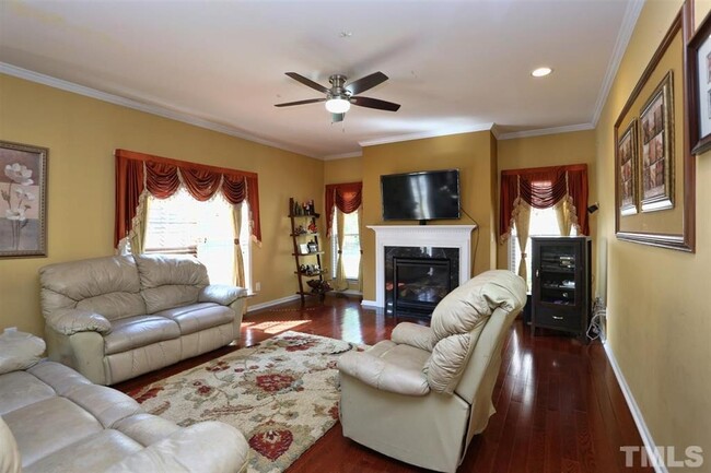 Building Photo - Spacious 5-Bedroom Family Home in Cary wit...