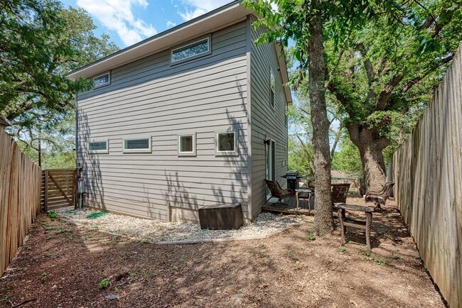 Building Photo - 5308 Downs Dr