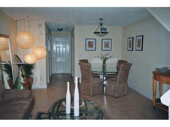 Building Photo - 8550 SW 109th Ave