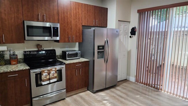 Building Photo - 4121 SW 149th Ct