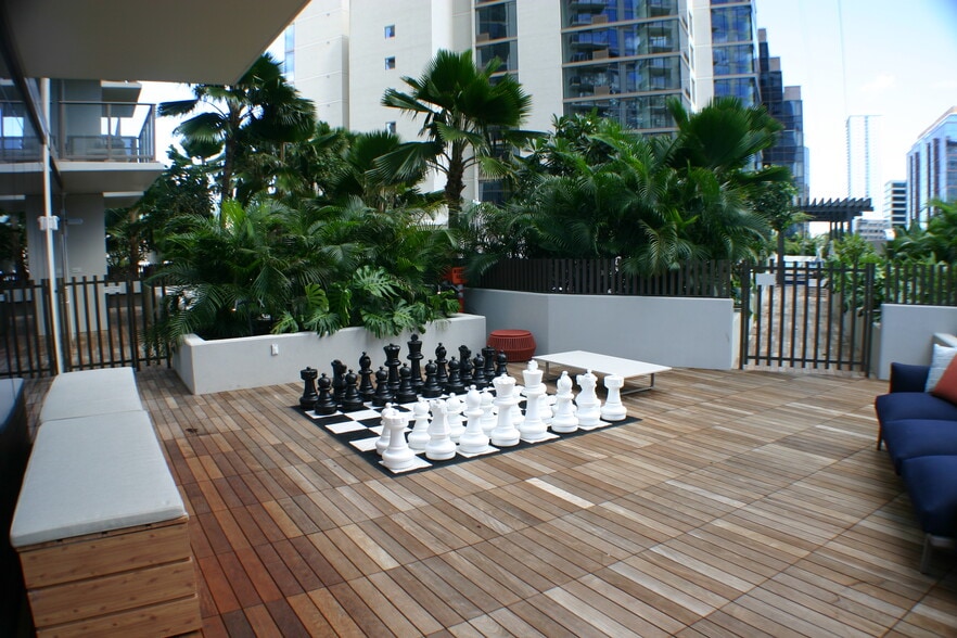 Building Photo - 1388 Kapiolani Blvd