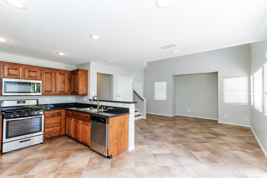 Building Photo - 977 Alfonso Ave