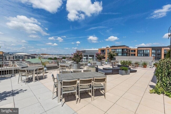 Building Photo - 440 L St NW