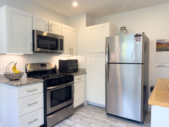 Building Photo - 38 Leonard St