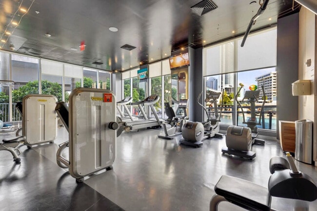 Building Photo - 1180 E Hallandale Beach Blvd