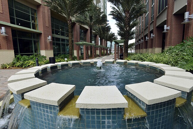 Building Photo - 1431 Riverplace Blvd