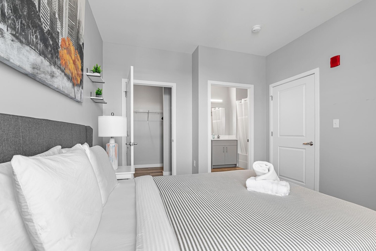 Building Photo - 95 Broadway-SI ID1240343P