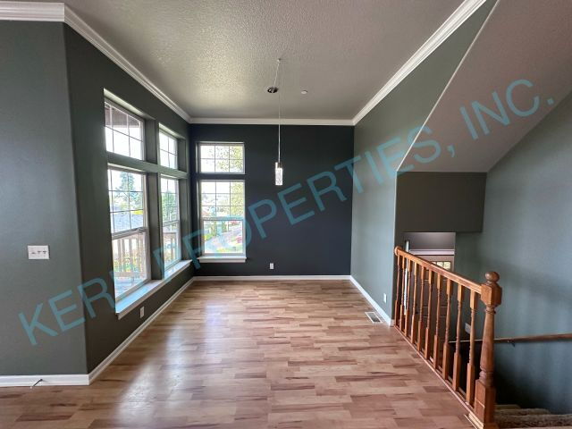Building Photo - THE FIRST FULL MONTH'S RENT IS FREE! Charming 3-Bedroom Tri-Level Retreat in Estacada with Spacio...