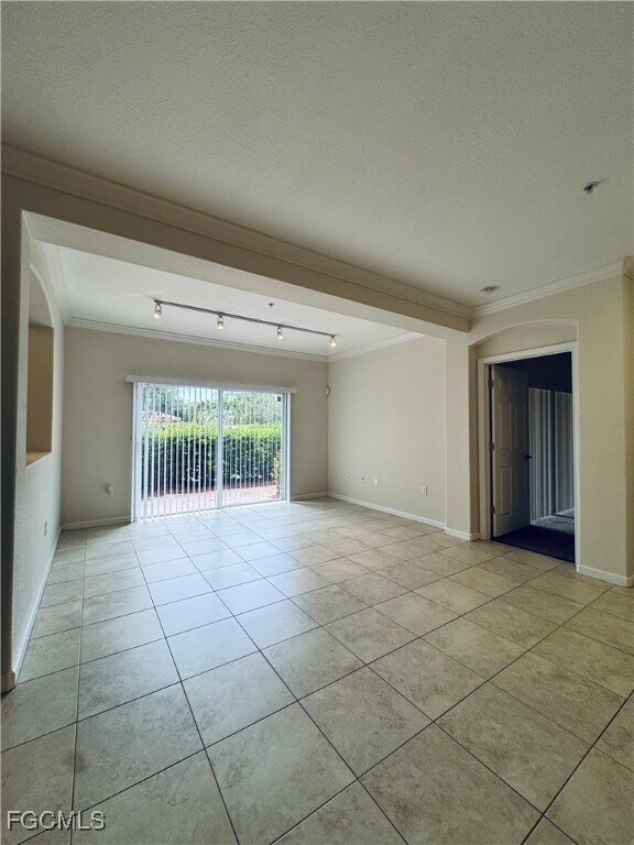 Building Photo - 13100 Bella Casa Cir