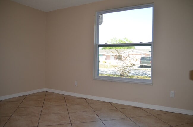 Building Photo - Beautiful 3 bedroom / 2 bath available!