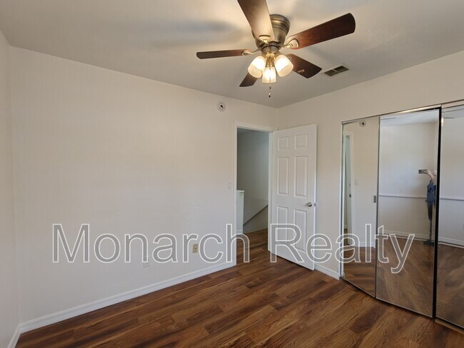 Building Photo - 620 SW 10th Ln