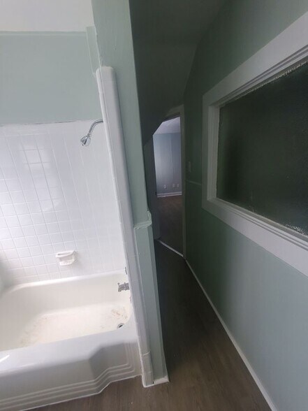 Building Photo - 403 Gilmer St