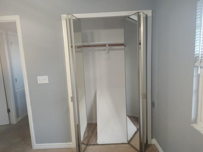 Building Photo - 664 Lake Dexter Cir