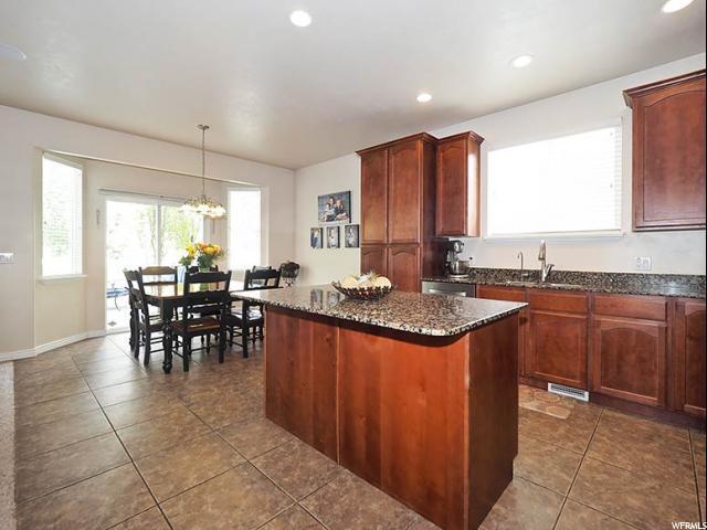 Building Photo - Beautiful 6-Bedroom Riverton House
