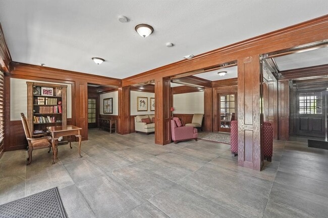 Building Photo - 2400 N Braeswood Blvd