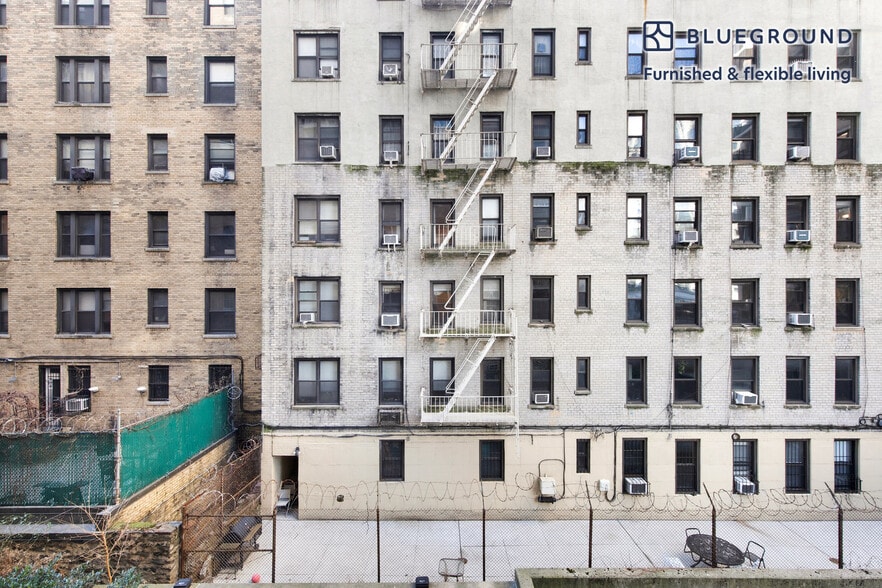 Building Photo - 50 W 97th St