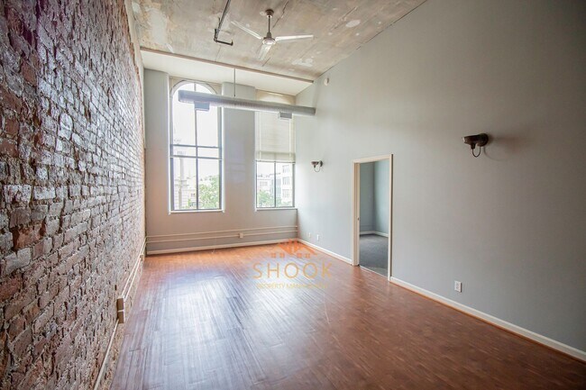 Building Photo - 102 N 3rd St