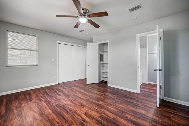 Building Photo - 3546 Clyde Dr