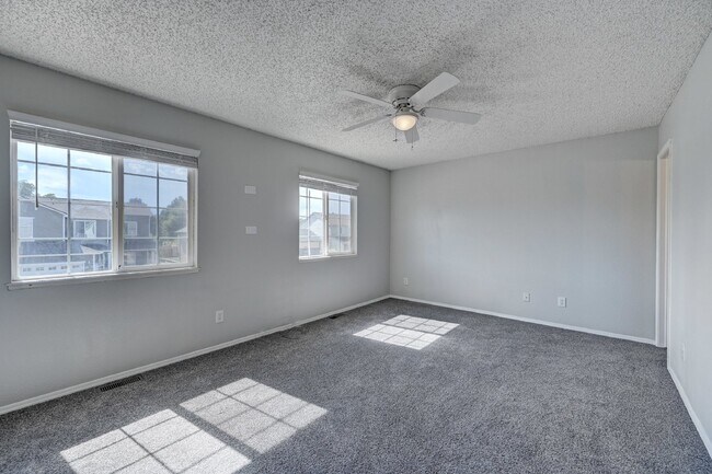 Building Photo - $2,225- 3bed/2bath Home in Fountain with B...