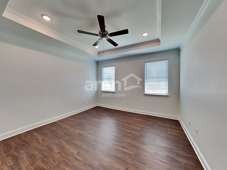 Building Photo - 5233 Blue Mountain Dr