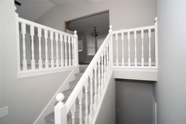 Building Photo - 52 Fieldstone Ct