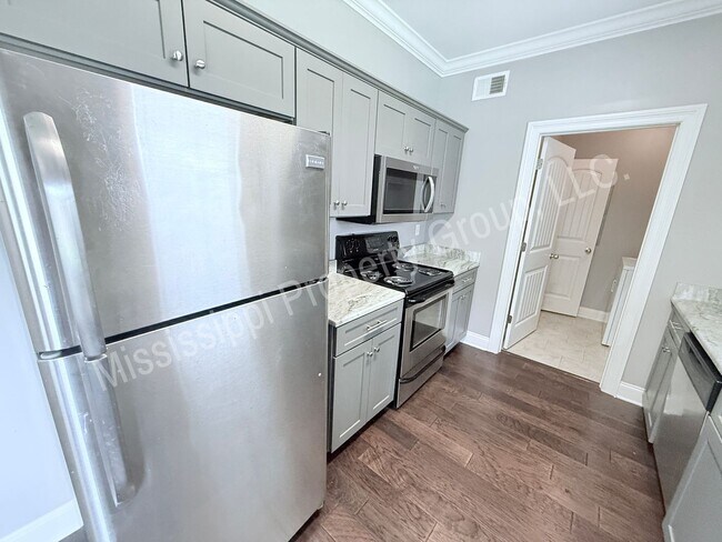 Building Photo - 4BR/4.5BA For Rent