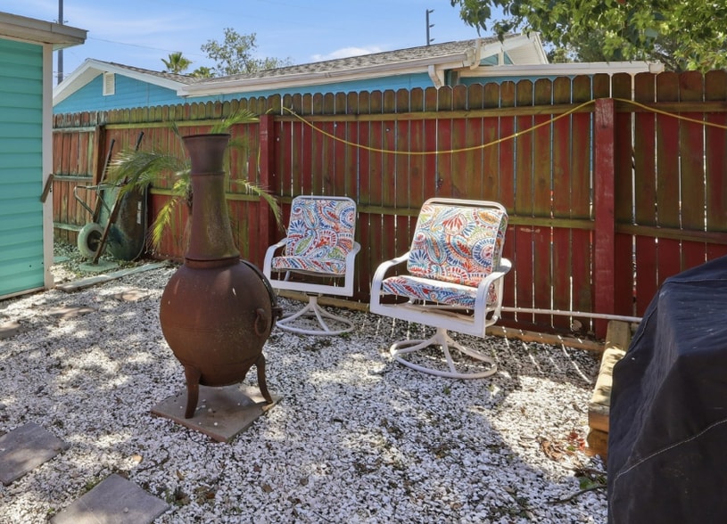 Building Photo - 587 Dixie Hwy