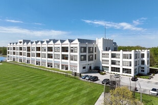 Building Photo - Riverfront