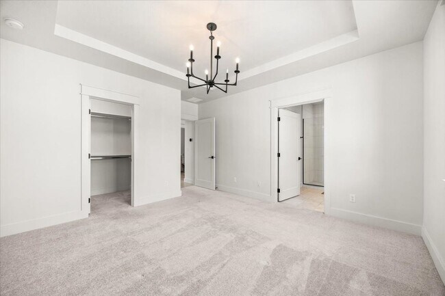 Building Photo - Amazing Neighborhood 2 Bed 2 Bath Plus Office