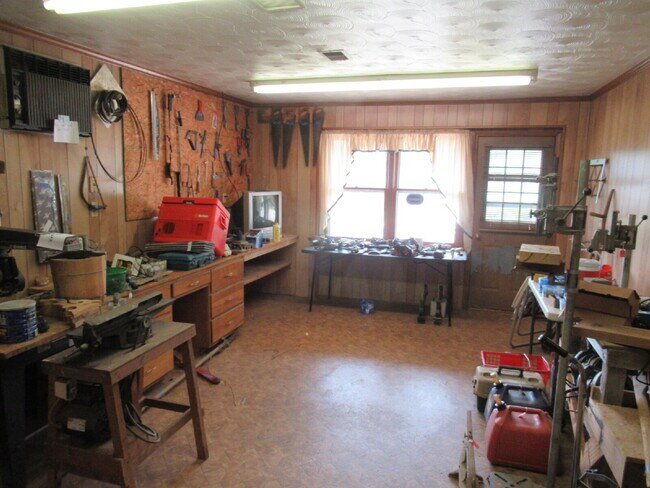 Building Photo - Charming All-Brick Ranch with Finished Bas...