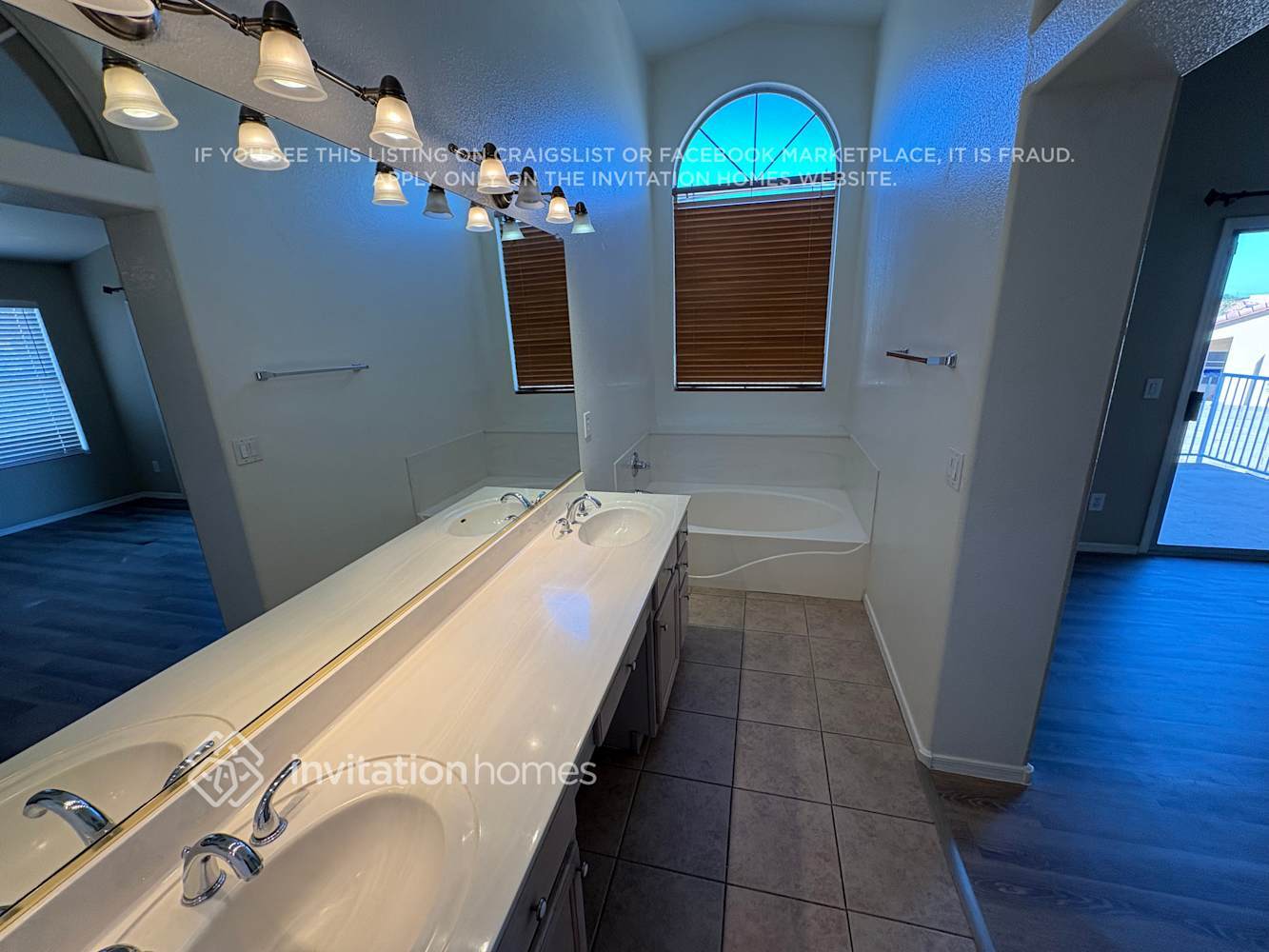 Building Photo - 12740 W Holly St