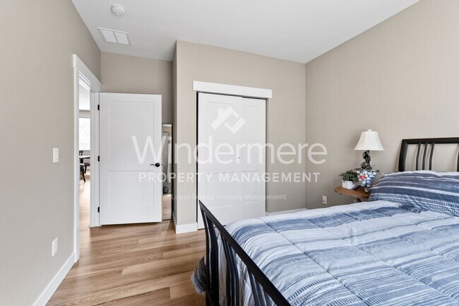 Building Photo - * Coming Soon 08/15/2025*Furnished Executi...