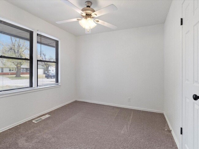 Building Photo - 5937 NW 58th Terrace