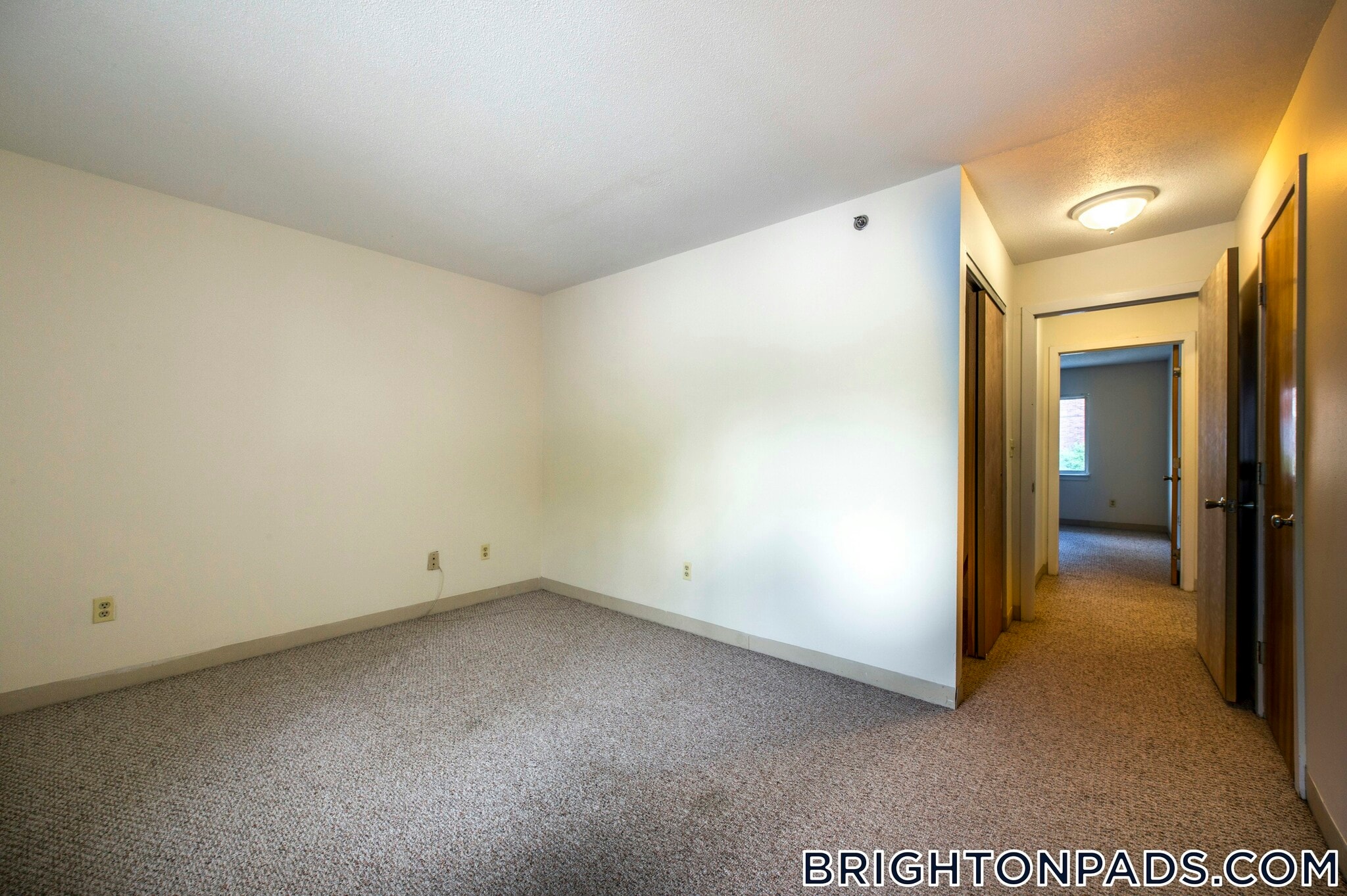 Building Photo - 150 N Beacon St