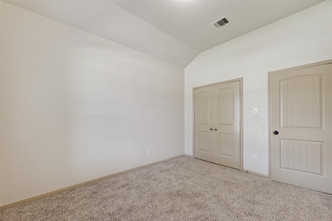 Building Photo - 5950 Carpenters Hollow Court