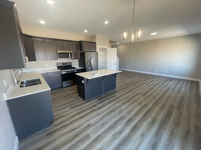 Building Photo - Cedar Reserve!