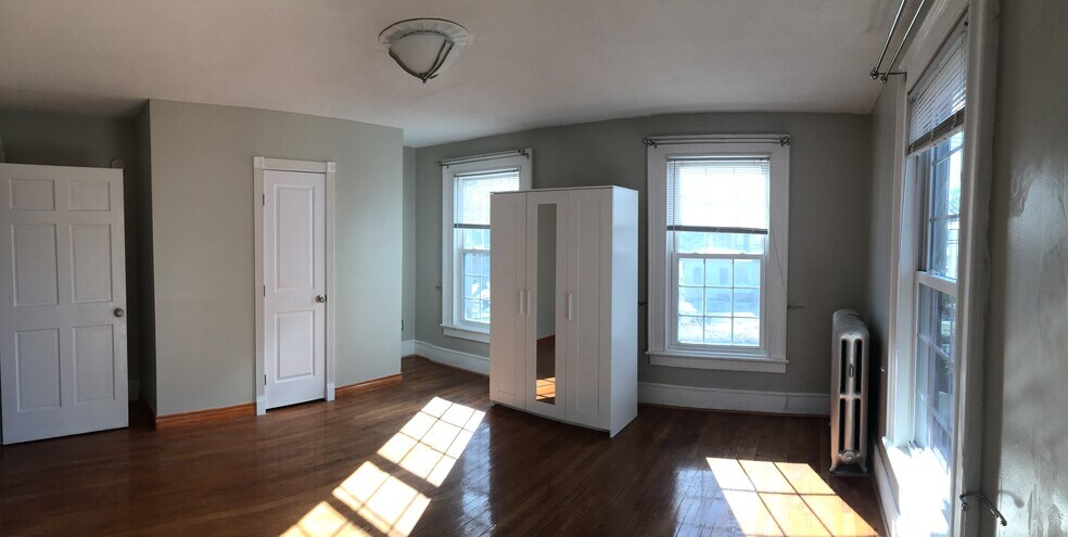 Building Photo - 977 Whalley Ave